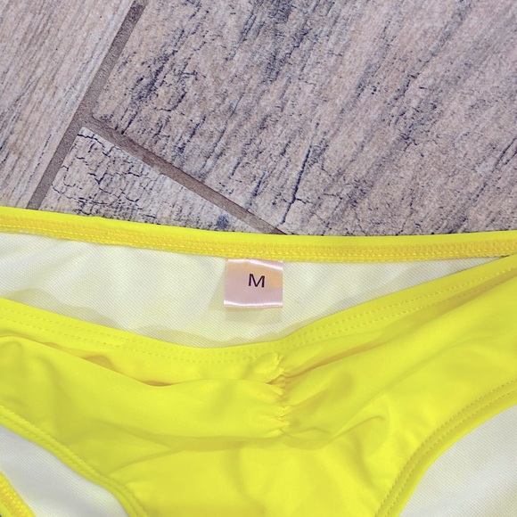 Crossover Top Bikini - Picture 4 of 7